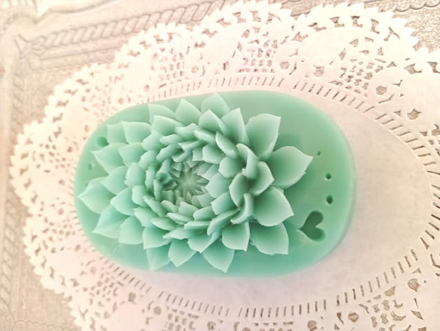 Ароматен карвинг сапун лотос плочка, ръчно направен с прецизност към детайла, подарък за всеки повод - снимка 2