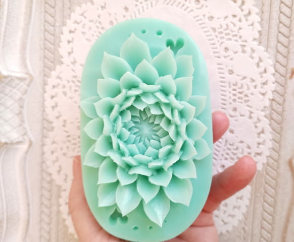 Ароматен карвинг сапун лотос плочка, ръчно направен с прецизност към детайла, подарък за всеки повод - снимка 3