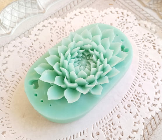 Ароматен карвинг сапун лотос плочка, ръчно направен с прецизност към детайла, подарък за всеки повод - снимка 4