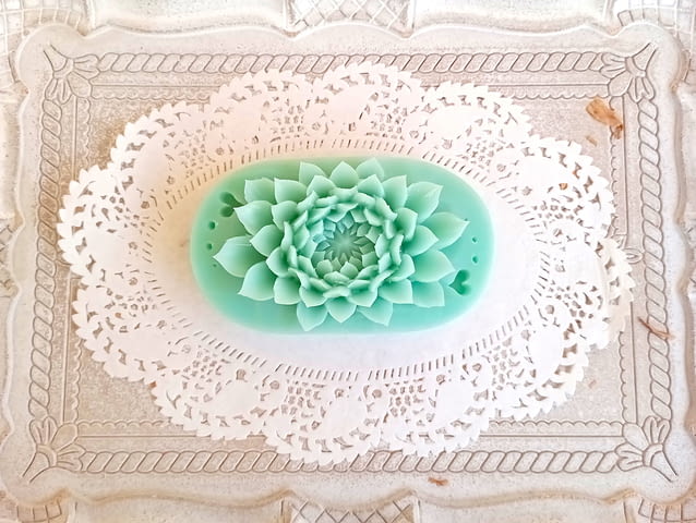 Ароматен карвинг сапун лотос плочка, ръчно направен с прецизност към детайла, подарък за всеки повод - снимка 6