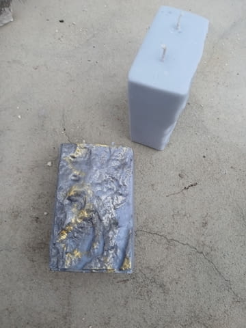 Декоративна свещ с два фитила изработена по поръчка с каменна текстура и златни нишки - снимка 7