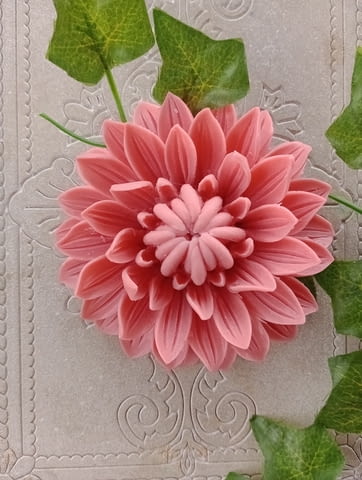 Декоративен, ароматен, карвинг сапун с форма на цвете далия, свежест и настроение за всеки дом - снимка 1