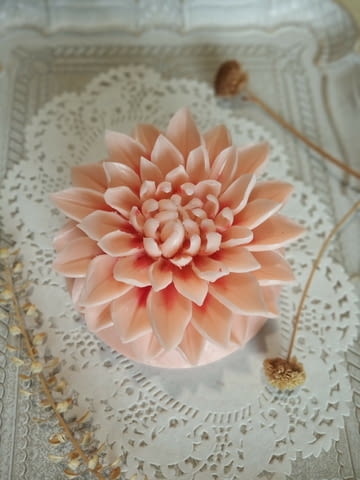 Декоративен, ароматен, карвинг сапун с форма на цвете далия, свежест и настроение за всеки дом - снимка 7