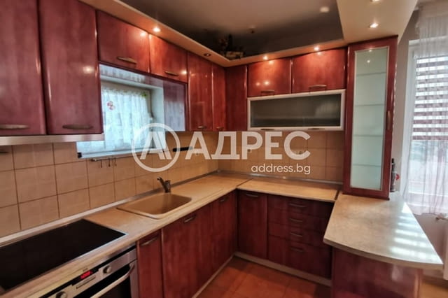 Просторен тристаен апартамент под наем - на 800 м от парка на гр. Сандански - снимка 3