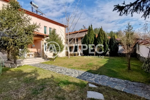 Просторен тристаен апартамент под наем - на 800 м от парка на гр. Сандански - снимка 12