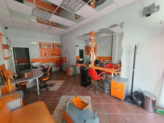 Търговски обект/фризьорски салон в кв. Училищни, град Хасково - снимка 2