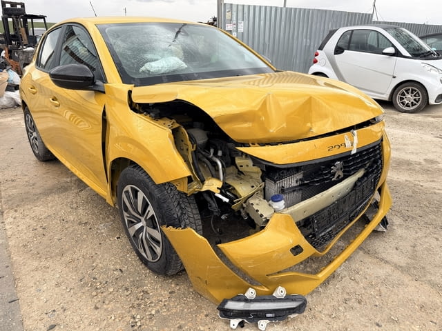 Peugeot 208 1.2 PureTech, двигател HNE, 101 кс., 6 ск., 2024г., 40000 км., евро 6D, Пежо 208 1.2 Pur - снимка 2