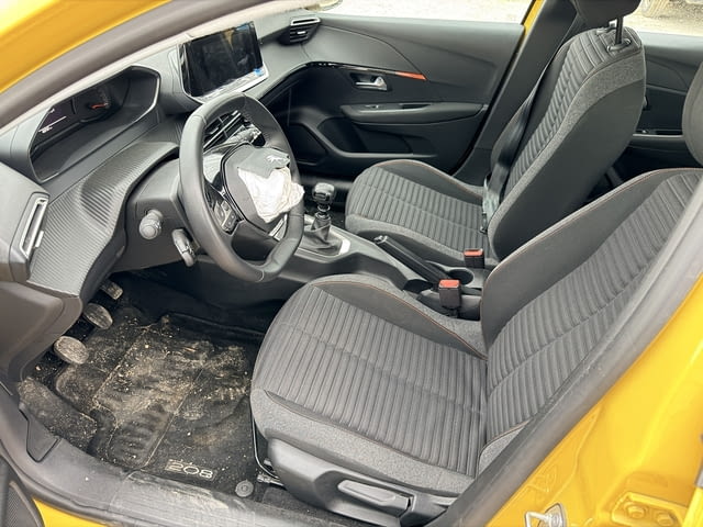 Peugeot 208 1.2 PureTech, двигател HNE, 101 кс., 6 ск., 2024г., 40000 км., евро 6D, Пежо 208 1.2 Pur - снимка 8