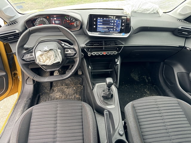 Peugeot 208 1.2 PureTech, двигател HNE, 101 кс., 6 ск., 2024г., 40000 км., евро 6D, Пежо 208 1.2 Pur - снимка 10