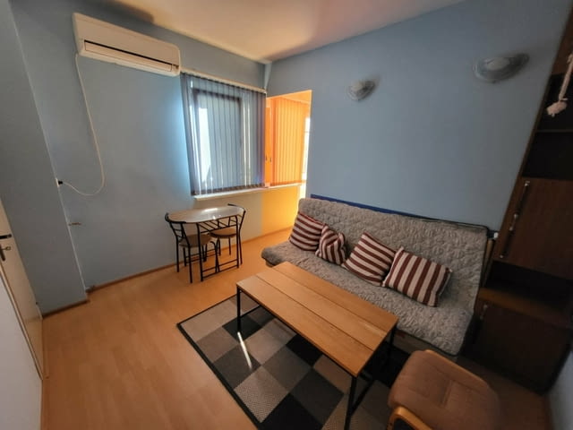 Давам под наем едностаен преустроен в двустаен в ж-к Тракия на2ет до ЙЕГЕРХОФ, напълно и съвременно о - снимка 1