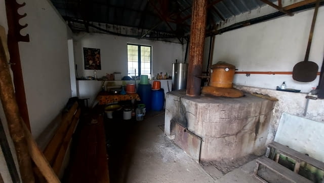 Действащ ракиен казан за продажба в с.Царева поляна, обл.Хасково - снимка 3