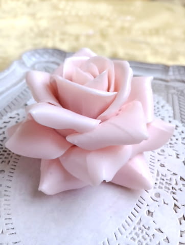 Декоративен ароматен сапун Роза, ръчно изработен, подарък за 8ми март и други поводи - снимка 1