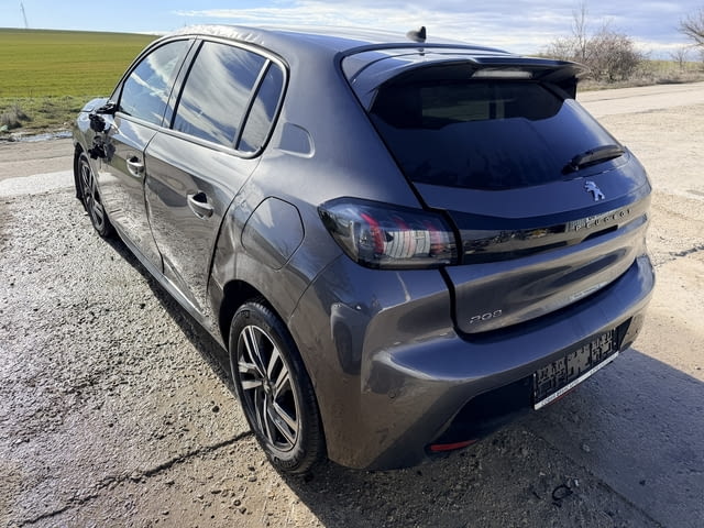 Peugeot 208 1.2 PureTech, двигател HNK, 101 кс., ск. Кутия - автоматик 8 ск. 20GTBB, 2022г., 27000 к - снимка 5