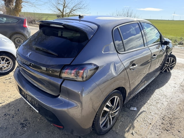 Peugeot 208 1.2 PureTech, двигател HNK, 101 кс., ск. Кутия - автоматик 8 ск. 20GTBB, 2022г., 27000 к - снимка 7