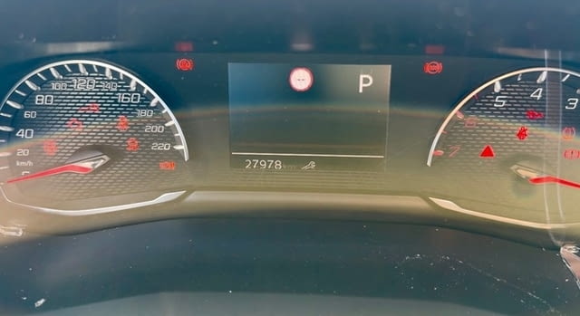 Peugeot 208 1.2 PureTech, двигател HNK, 101 кс., ск. Кутия - автоматик 8 ск. 20GTBB, 2022г., 27000 к - снимка 9