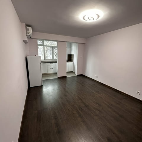 Давам под наем двустаен полуобзаведен апартамент в гр.Пловдив кв.К.Париж - снимка 2