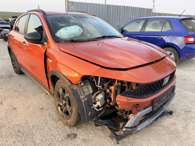 Fiat Tipo City Cross 1.0 TGDI 100 кс., двигател 55282151 / HXN1A, скоростна кутия 46347503 5 ск., 40 - снимка 3