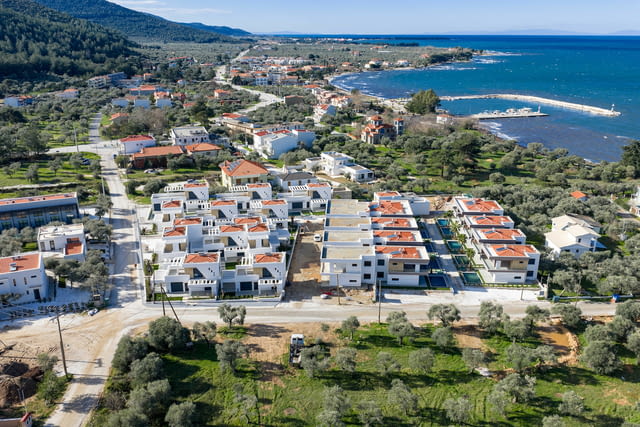 Ваканционен имот на остров Тасос 2-етажна, Тухла, 106 м2 - град Хасково | Къщи / Вили - снимка 3