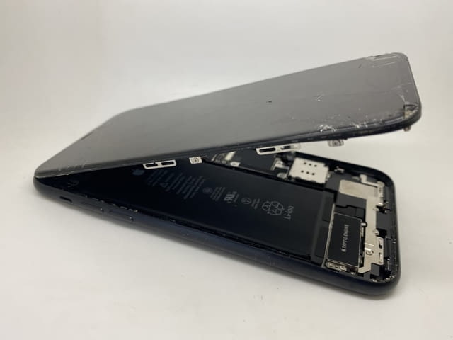 MLgroup предлага смяна на дисплей на iPhone: - град София | Други