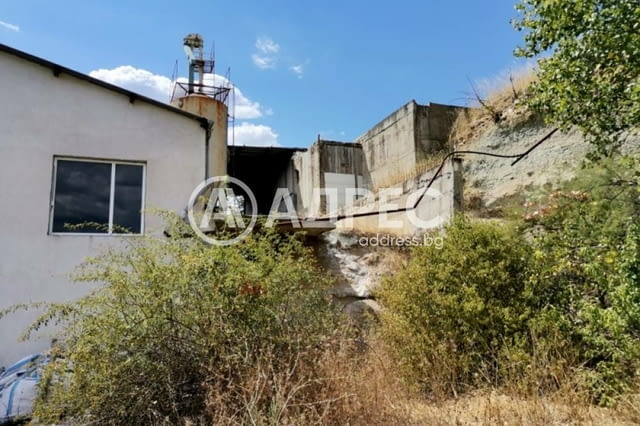 Производствен цех за продажба - м. Друма, близо до Главен път Е79 край Сандански - снимка 3