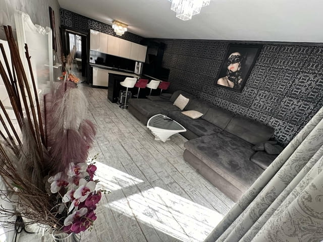 Давам под наем Луксозно обзаведен Тристаен апартамент с 2 паркоместа -в гр. Варна , ж.к. Левски , ул - снимка 3