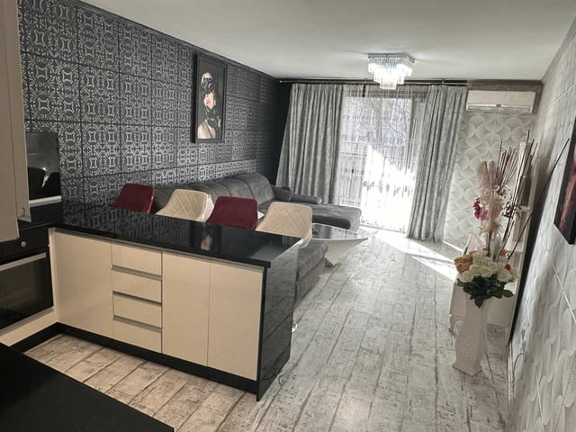 Давам под наем Луксозно обзаведен Тристаен апартамент с 2 паркоместа -в гр. Варна , ж.к. Левски , ул - снимка 7