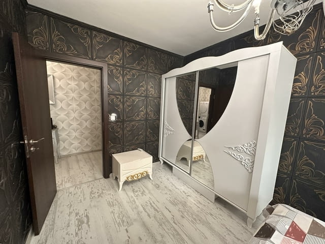 Давам под наем Луксозно обзаведен Тристаен апартамент с 2 паркоместа -в гр. Варна , ж.к. Левски , ул - снимка 9