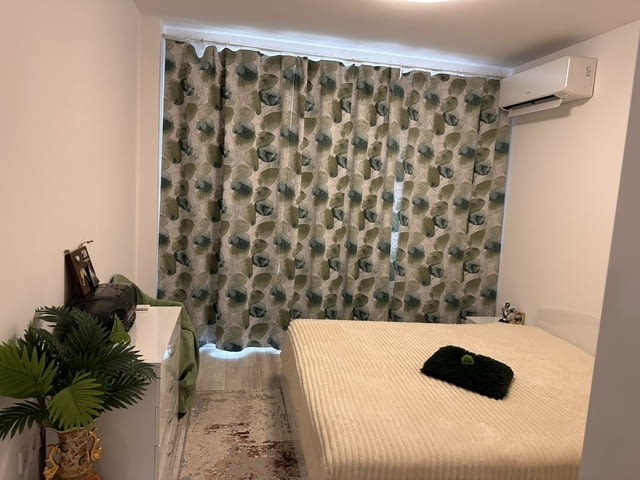 Давам луксозно обзаведен двустаен апартамент с 1 паркомясто в к.к. Св. Константин и Елена , к-с Елис - снимка 9