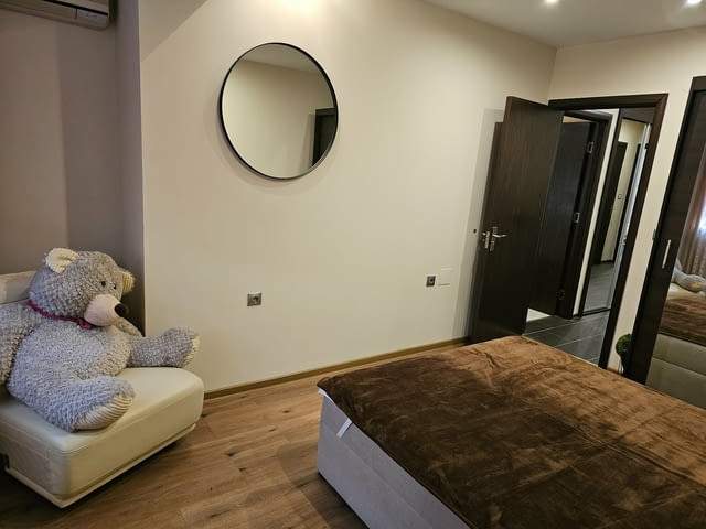 Давам под наем Тристаен апартамент -в гр. Варна - близо до Медицински Университет, Червен площад , Ч - снимка 8