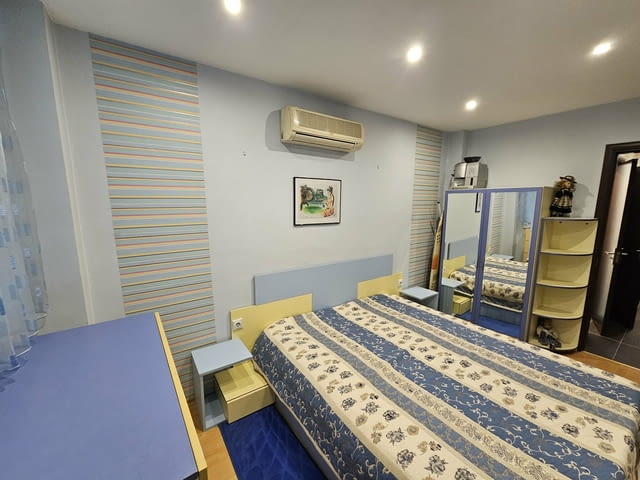 Давам под наем Тристаен апартамент -в гр. Варна - близо до Медицински Университет, Червен площад , Ч - снимка 12