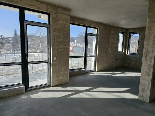 Продавам нова къща с 3 спални в м-т Траката във Варна. С АКТ 16! Къщата е с РЗП от 139 кв.м и разпол - снимка 7