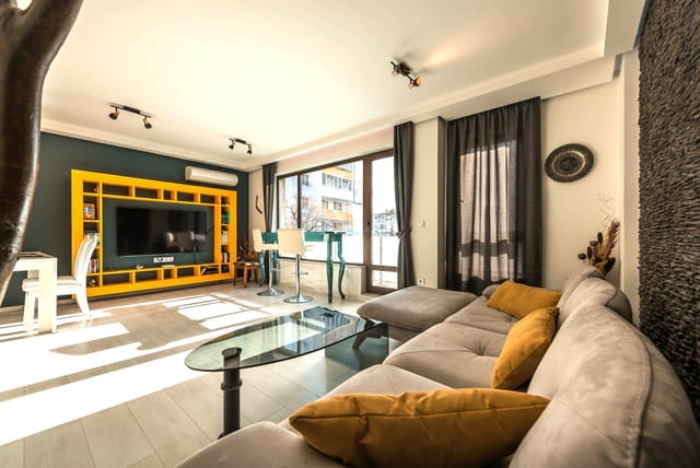 Продавам Тристаен апартамент - тип Мезонет с паркомясто -в гр. Варна - кв. Левски , зад ресторант Ам - снимка 3