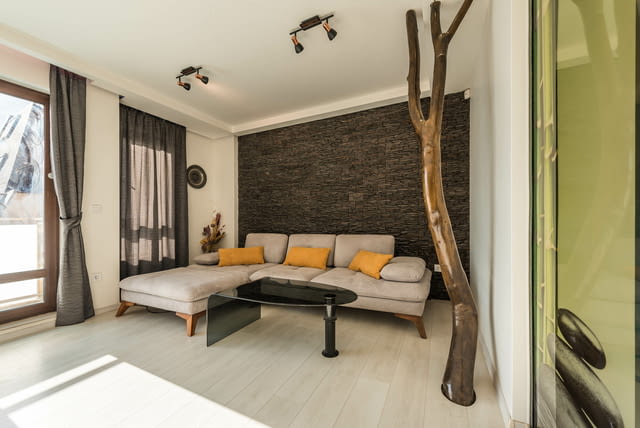 Продавам Тристаен апартамент - тип Мезонет с паркомясто -в гр. Варна - кв. Левски , зад ресторант Ам - снимка 4