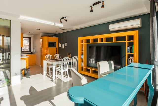 Продавам Тристаен апартамент - тип Мезонет с паркомясто -в гр. Варна - кв. Левски , зад ресторант Ам - снимка 6