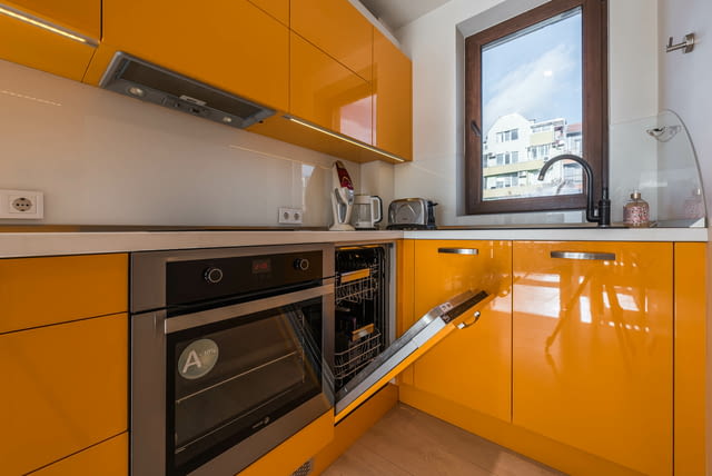 Продавам Тристаен апартамент - тип Мезонет с паркомясто -в гр. Варна - кв. Левски , зад ресторант Ам - снимка 7