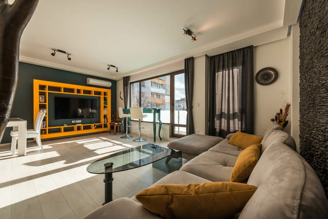 Продавам Тристаен апартамент - тип Мезонет с паркомясто -в гр. Варна - кв. Левски , зад ресторант Ам - снимка 8