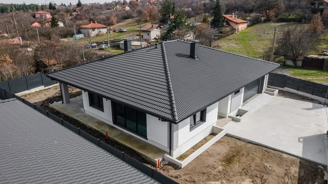 ЕДНОФАМИЛНА КЪЩА във в. з. Кенана, град Хасково 1-етажна, Тухла, 247 м2 - град Хасково | Къщи / Вили - снимка 1