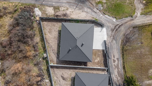 ЕДНОФАМИЛНА КЪЩА във в. з. Кенана, град Хасково 1-етажна, Тухла, 247 м2 - град Хасково | Къщи / Вили - снимка 6