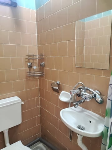 Давам под наем тристаен-2спални, хол отделна кухня НАПЪЛНО И НОВО ОБЗАВЕДЕН -до ВМИ в Ц - снимка 2