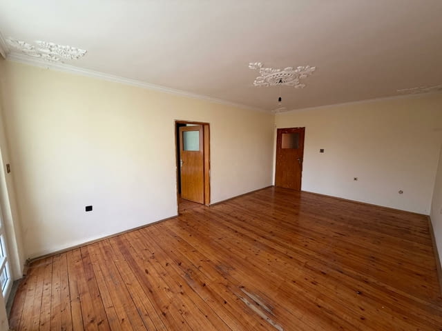 Тристаен, тухлен, с таван, мазе и възможност за ГАРАЖ, Сухата река - снимка 2