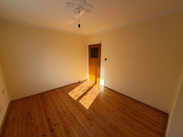 Тристаен, тухлен, с таван, мазе и възможност за ГАРАЖ, Сухата река - снимка 8