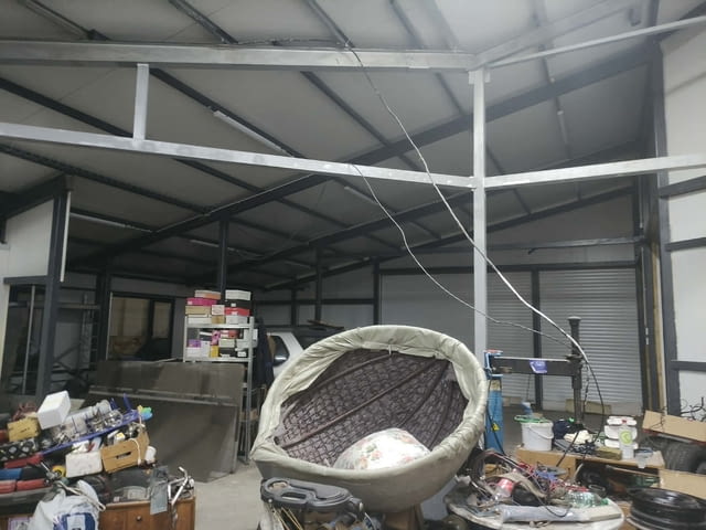 Давам под наем ОБОРУДВАН АВТОСЕРВИЗ до Пловдив-на КУКЛЕНСКО ШОСЕ, има подемник, трифазен ток, вода и е - снимка 2