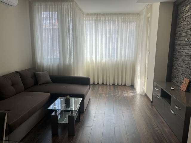 Даваме под наем двустаен апартамент в кв. Кючук Париж, град Пловдив | Апартаменти - снимка 1