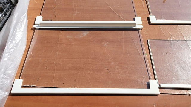 Стъклени рафтове за хладилник 3+1бр 47, 5 /30, 5см safety glass и решетка - снимка 2