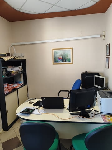 Продавам /давам под наем/ офис в центъра на гр. Шумен, city of Shumen | Offices - снимка 2