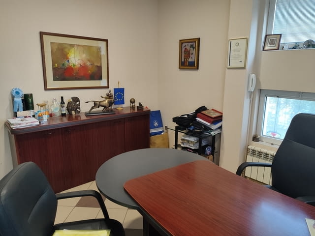 Продавам /давам под наем/ офис в центъра на гр. Шумен, city of Shumen | Offices - снимка 6