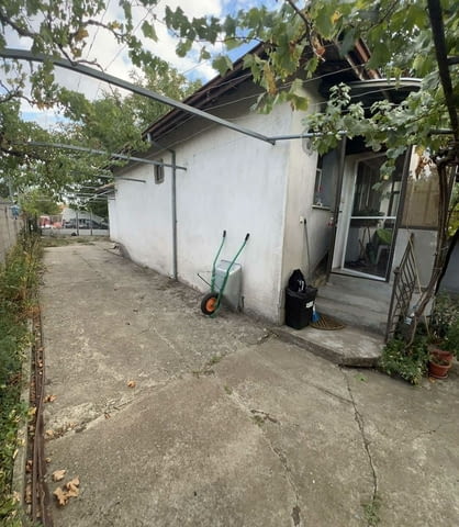 Къща с двор в кв.Болярово, гр.Хасково 1-етажна, Тухла, 149 м2 - град Хасково | Къщи / Вили - снимка 5