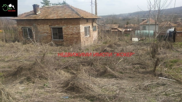 Къща в село Козловец 1-етажна, Тухла, 68 м2 - село Козловец | Къщи / Вили - снимка 2