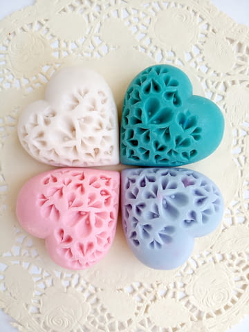 Ароматни глицеринови гравирани сапунчета Сърце , ръчна изработка, за подаръци за гости - снимка 3