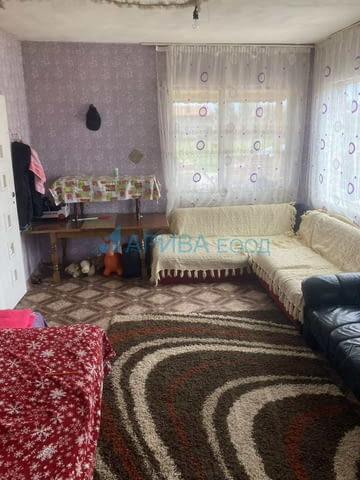 Двуетажна къща с плоча в с. Иваново, община Харманли, село Иваново | Къщи / Вили - снимка 1